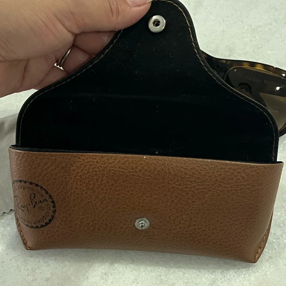 Ray-Ban Folding Wayfarer Tortoise Sunglasses - Picture 3 of 9